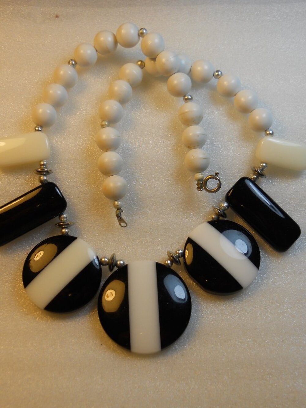 Retro - Black & White Necklace & Earrings Set  630